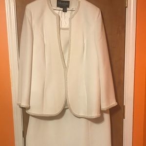 Elegant 3-Piece Cream SkirtSuit w/ Pearl Trim PLUS